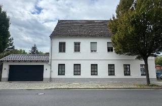Haus kaufen in 14943 Luckenwalde, Luckenwalde - Genug Platz für zwei Familien + Ausbaureserve