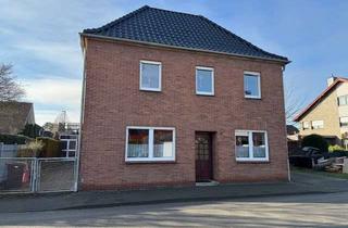 Haus kaufen in 41372 Niederkrüchten, ***Niederkrüchten, solide + freistehend! Platz satt! Das Familienhaus mit Anbauten + schönem Garten*