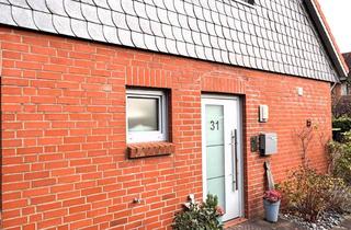 Doppelhaushälfte kaufen in 24107 Suchsdorf, Im Auftr: Bereits modernisierte Doppelhaushälfte in ruhiger Wohnstraße in Kiel-Klausbrook – nähe Uni