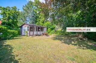 Grundstück zu kaufen in 14542 Werder (Havel), IMMOBERLIN.DE - Eindrucksvolles ca. 4.367 m2 großes Wassergrundstück mit Häusern & Lauben in Werder