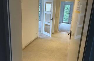 Wohnung mieten in Friedenspromenade 92, 81827 Trudering-Riem, Helle 3-Zimmer Wohnung mit Balkon im 2. OG in München-Trudering