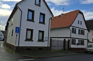Haus kaufen in 64521 Groß-Gerau, Großes Grundstück mit meheren Gebäuden.