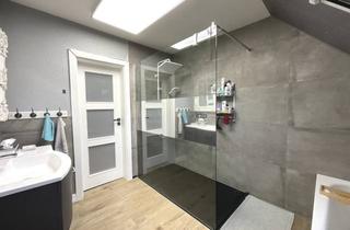 Haus kaufen in 37297 Berkatal, Elegantes Zweifamilienhaus mit erstklassiger Ausstattung und moderner PV-Anlage.