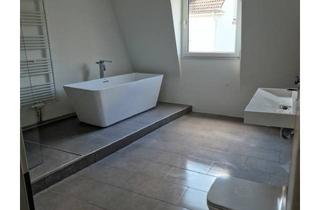 Wohnung kaufen in 42857 Remscheid, Charmante Dachgeschosswohnung mit hochwertiger Sanierung – 4 Zimmer, 106 m², vermietet