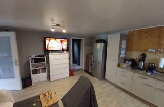 Haus kaufen in 32602 Vlotho, Charmantes Wochenendhaus am Wasser mit Steg, Floß, Seeblick und gemütlicher Veranda in Vlotho