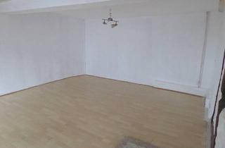 Haus kaufen in 35789 Wolfenhausen, Schnuckeliges Häuschen mit 6 Zimmern und zwei Garagen