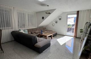 Mehrfamilienhaus kaufen in 72172 Sulz, Attraktives Renditeobjekt: Dreifamilienhaus mit Gewerbeeinheit und 8 Stellplätzen.