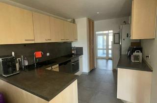 Wohnung kaufen in 90596 Schwanstetten, Sehr schöne, große 3-Zimmerwohnung mit Balkon u. eigenem Eingang