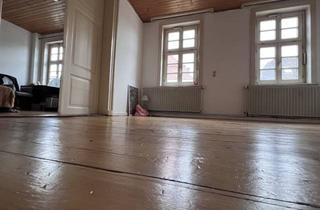 Anlageobjekt in 37603 Holzminden, Komplettpaket:Vollvermietetes Fachwerkhaus, 4 Wohnungen + 2 Gewerbe + denkmalgeschütztes Hinterhaus!