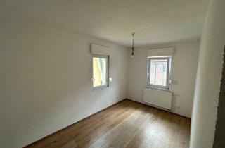 Mehrfamilienhaus kaufen in 73728 Esslingen, Kernsaniertes 3-Parteienhaus mit ausgebautem Dachboden – Investieren mit Zukunft