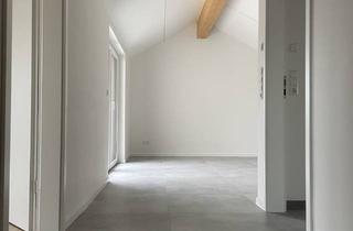 Wohnung kaufen in 66901 Schönenberg-Kübelberg, *Dachgeschosswohnung – Stilvoll wohnen unter freiem Balkenwerk mit großem Balkon*