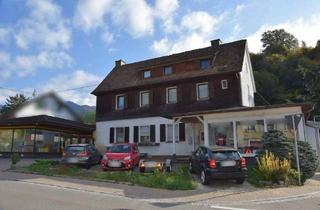 Mehrfamilienhaus kaufen in 79244 Münstertal, Münstertal/Schwarzwald - Vermietetes Mehrfamilienhaus mit zwei Ladenlokalen in zentraler Lage von Münstertal