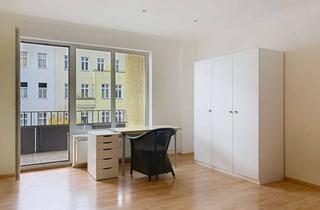 Wohnung kaufen in Beusselstraße, 10553 Berlin, Bezugsfreie Wohnung mit Aufzug, Balkon und sieben PKW-Stellplätzen!