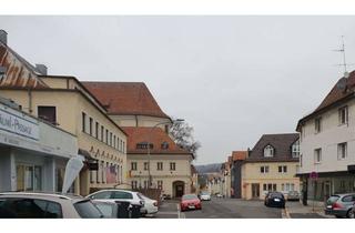 Wohnung mieten in 92224 Amberg, Attraktive und sehr großzügige Wohnung im 1.Obergschoß mit Terrasse sucht Neubelebung