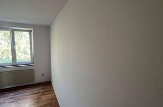 Wohnung mieten in Urenfleet 2A-G 2e, 21129 Neuenfelde, Geräumige 4-Zimmer-Reihenhaus im ruhigen ländlichen Raum * Renovierungsbedürftig