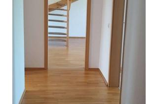 Wohnung mieten in Herderstrasse, 99510 Apolda, Lichtdurchflutete Maisonette über zwei Ebenen im 3. OG, saniert, Holzboden - SOFORT