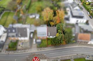 Doppelhaushälfte kaufen in 40667 Meerbusch, Kernsanierungsbedürftige Doppelhaushälfte mit großem Garten und Anbaumöglichkeit in Büderich