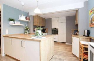 Doppelhaushälfte kaufen in 31234 Edemissen, Charmante Doppelhaushälfte mit vermietetem Gästehaus in Edemissen!