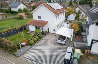Einfamilienhaus kaufen in 76332 Bad Herrenalb, Neuwertiges Einfamilienhaus mit PV-Anlage, Garten und Carports