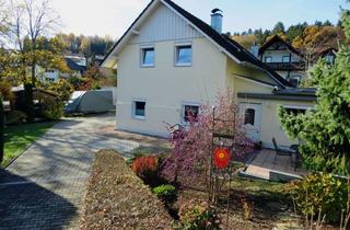 Einfamilienhaus kaufen in 94469 Deggendorf, Einfamilienhaus mit Einliegerwohnung in absolut ruhiger und bevorzugter Stadtrandlage von Deggendorf