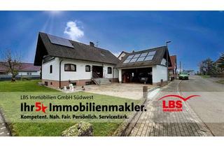 Einfamilienhaus kaufen in 77694 Kehl, Langfristig denken, clever investieren – Einfamilienhaus mit großem Garten und Wohnrecht!