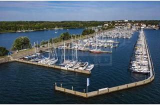 Wohnung kaufen in 24159 Pries, Direkt an der Kieler Förde am Sportboothafen ! Sanierter Altbau- Terrasse- Balkon