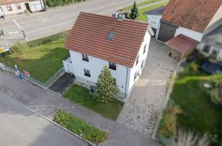 Einfamilienhaus kaufen in 76646 Bruchsal, Gepflegtes Einfamilienhaus auf großem Grundstück mit Carports, Garage und Scheune in Helmsheim