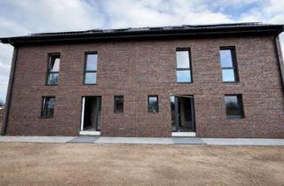 Haus mieten in 46399 Bocholt, Neubau, DHH mit Garten