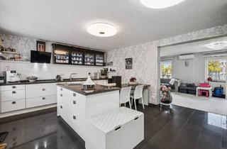 Haus kaufen in 52351 Düren, Wohnglück in Düren: Modernisiertes Reihenmittelhaus in verkehrsberuhigter Lage