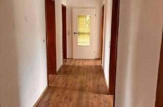 Wohnung kaufen in 97276 Margetshöchheim, Margetshöchheim - Attraktive Eigentumswohnung mit Gestaltungspotenzial