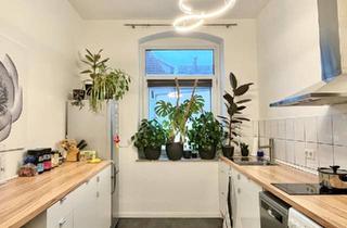 Wohnung kaufen in 33604 Bielefeld, Bielefeld - Kapitalanlage mit Charme: Saniertes Altbau-Juwel im 1. OG