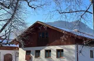 Wohnung kaufen in 83700 Rottach-Egern, Stilvolle DG-Wohnung in Seenähe mit Zweitwohnsitzmöglichkeit, Rottach-Egern