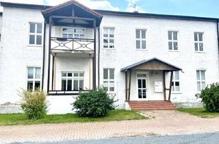 Wohnung kaufen in Dorfstrasse 27, 17237 Möllenbeck, Sonnige Eigentumswohnung im 1. OG eines Sechsfamilienhauses in der schönen Feldberger Seenlandschaft