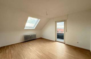 Wohnung mieten in 76344 Eggenstein-Leopoldshafen, Auf der oberen Ebene des Wohnens – 2 Zimmer Dachgeschosswohnung mit Balkon und Garage