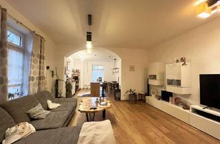 Wohnung mieten in 95488 Eckersdorf, Außergewöhnliche 3-Zimmer-Wohnung direkt am Schlosspark mit eigenem Garten!