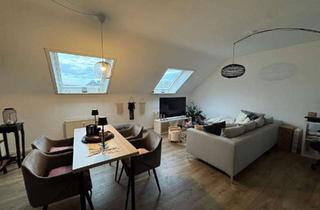 Wohnung mieten in 47441 Moers, Moers-City, mit Garage: Süße Zwei-Zimmer-Puppenstube im Dachgeschoss