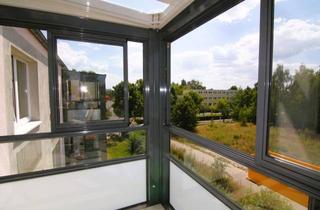 Wohnung mieten in Eduard-Schulze-Straße 18, 04808 Wurzen, Schicke 2,5-Raumwohnung in Schulnähe und großem verglastem Balkon.