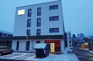 Wohnung mieten in Schafsteg 28A, 96472 Rödental, Service Wohnen Rödental - Helle, altersgerechte 2-Zimmer-Wohnung mit Einbauküche, Balkon und Carport