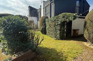 Haus kaufen in 65817 Eppstein, GELEGENHEIT IM BIETERVERFAHREN: Großzügige DHH - Raumwunder mit idyllisch angelegtem Garten