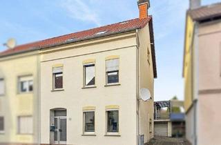 Doppelhaushälfte kaufen in 32825 Blomberg, Charmante Doppelhaushälfte mit viel Platz und Potenzial im Blomberg