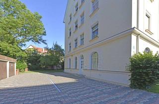 Wohnung kaufen in Planegger Straße 79, 81241 Pasing-Obermenzing, Urgemütliche Rarität: 2-3-Zi.-Altbau mit neuem Bad, Kachelofen und Weitblick in Pasing am Stadtpark