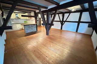 Wohnung mieten in 96450 Coburg, Reizvolle 3-Zimmer-Wohnung mit Balkon in einem historischen Anwesens - Ketschengasse