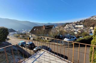 Wohnung mieten in Schifflerweg 15, 56130 Bad Ems, Erstbezug nach Sanierung: 3-Zimmer Wohnung in Aussichtslage mit Balkon, Einbauküche und Gartenanteil