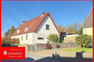 Doppelhaushälfte kaufen in 23570 Travemünde, Erwecken Sie diese Doppelhaushälfte aus dem Dornröschenschlaf