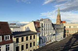 Wohnung mieten in 19053 Schwerin, Schönes Wohnen in der City - geräumige 2,5 Zimmer + Galerie mit Ausblick über die Dächer der Stadt