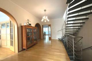 Einfamilienhaus kaufen in 34270 Schauenburg, Exklusives Anwesen: 557 m² Wohnfläche, Wellness-Oase und Natur idylle auf 3.588 m² Grundstück.