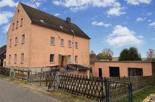 Einfamilienhaus kaufen in 04736 Waldheim, Waldheim - Freistehendes Haus mit Garagen, Einfahrt und Garten in Waldheim