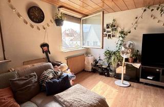 Wohnung kaufen in 70435 Zuffenhausen, Solide 3-Zimmer-Dachgeschosswohnung mit Potenzial in Stuttgart-Zuffenhausen