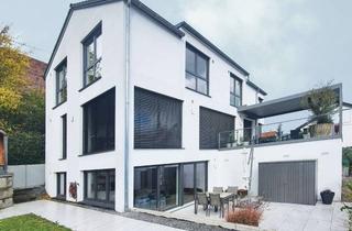 Einfamilienhaus kaufen in 71364 Winnenden, Exklusives neuwertiges Einfamilienhaus mit schöner ELW. Besonders ruhige SW-Aussichtslage.