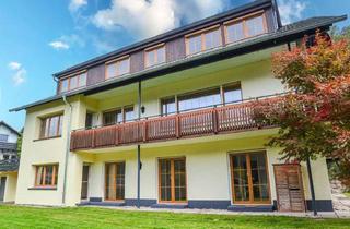 Haus kaufen in 75337 Enzklösterle, 2026 einziehen! Mehrgenerationenhaus, Ferienwohnungen, ruhig + gepflegt, neue Heizung, PV, Garagen